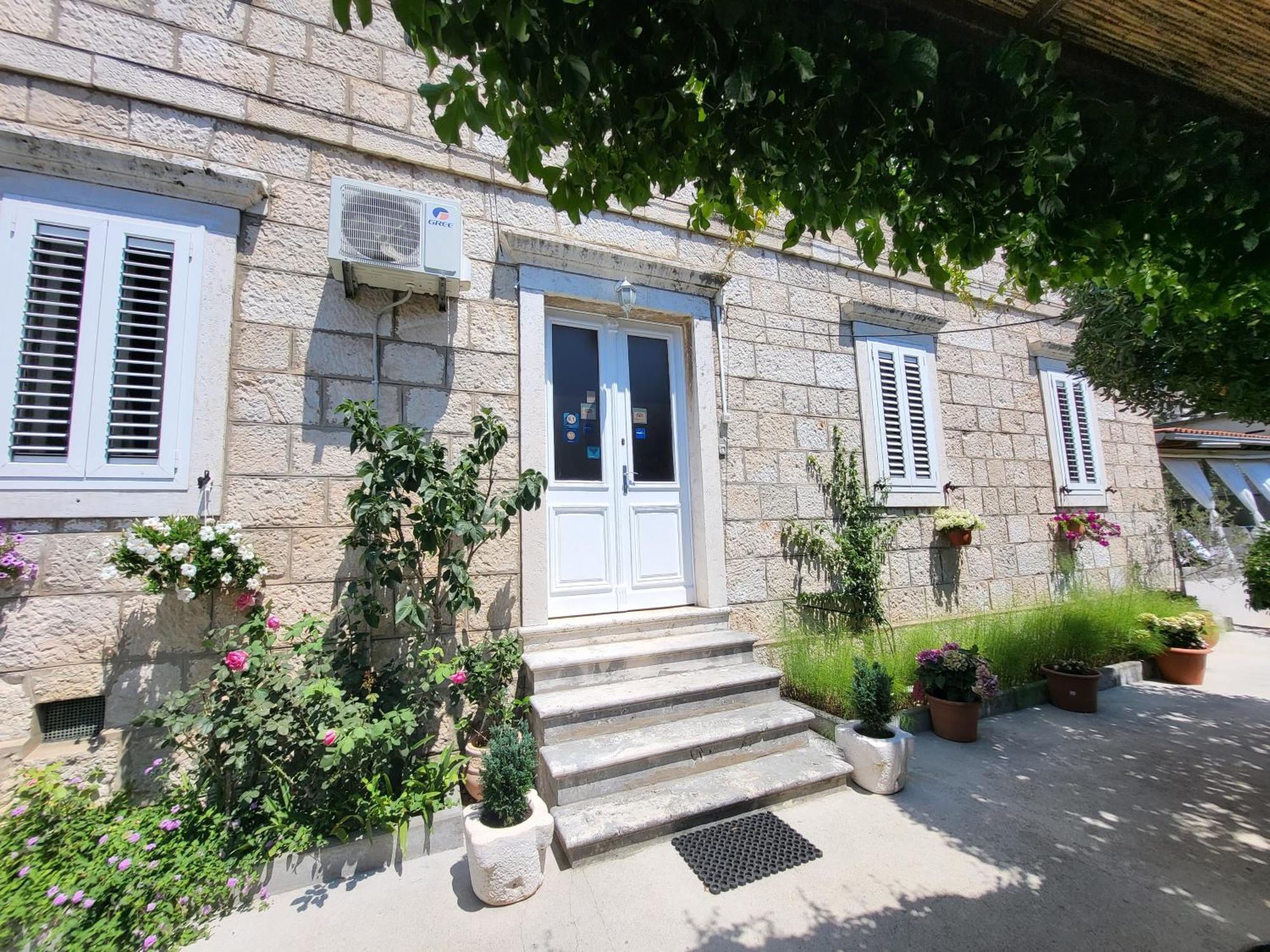 Apartment Miljas