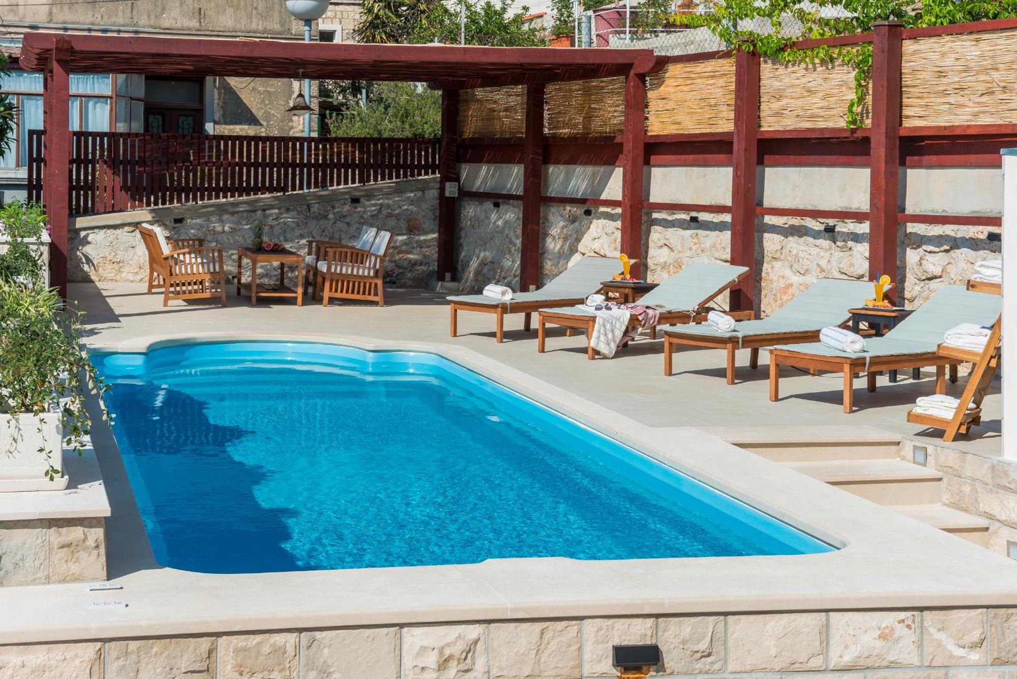 Apartment Miljas *